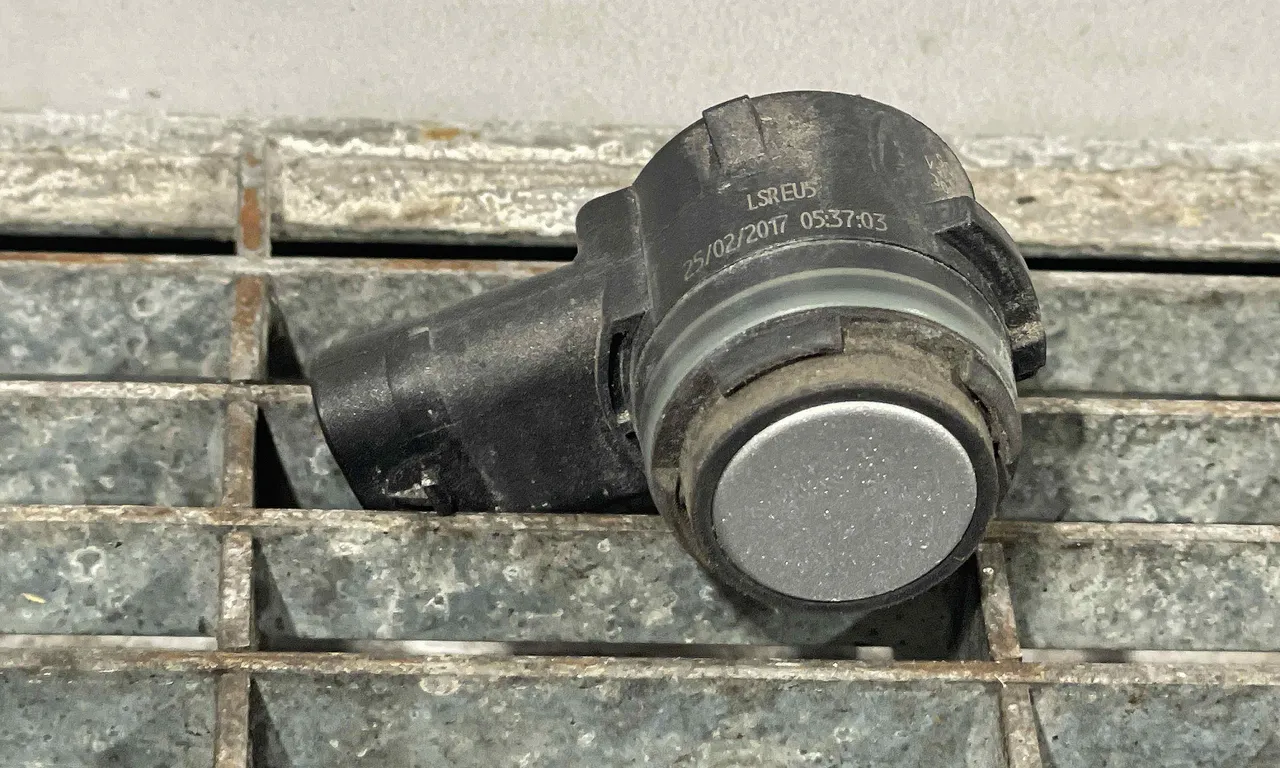 SENZOR PARCARE SPATE VOLKSWAGEN PASSAT B8 2014-2019