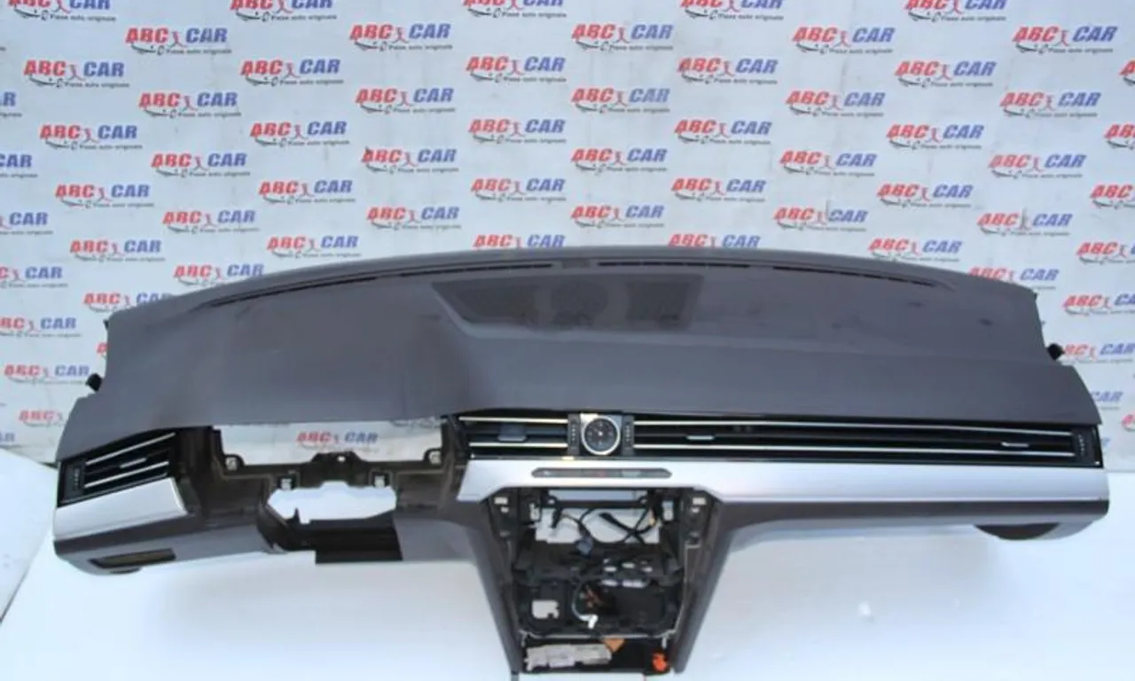 Plansa bord VOLKSWAGEN PASSAT B8 2014-null