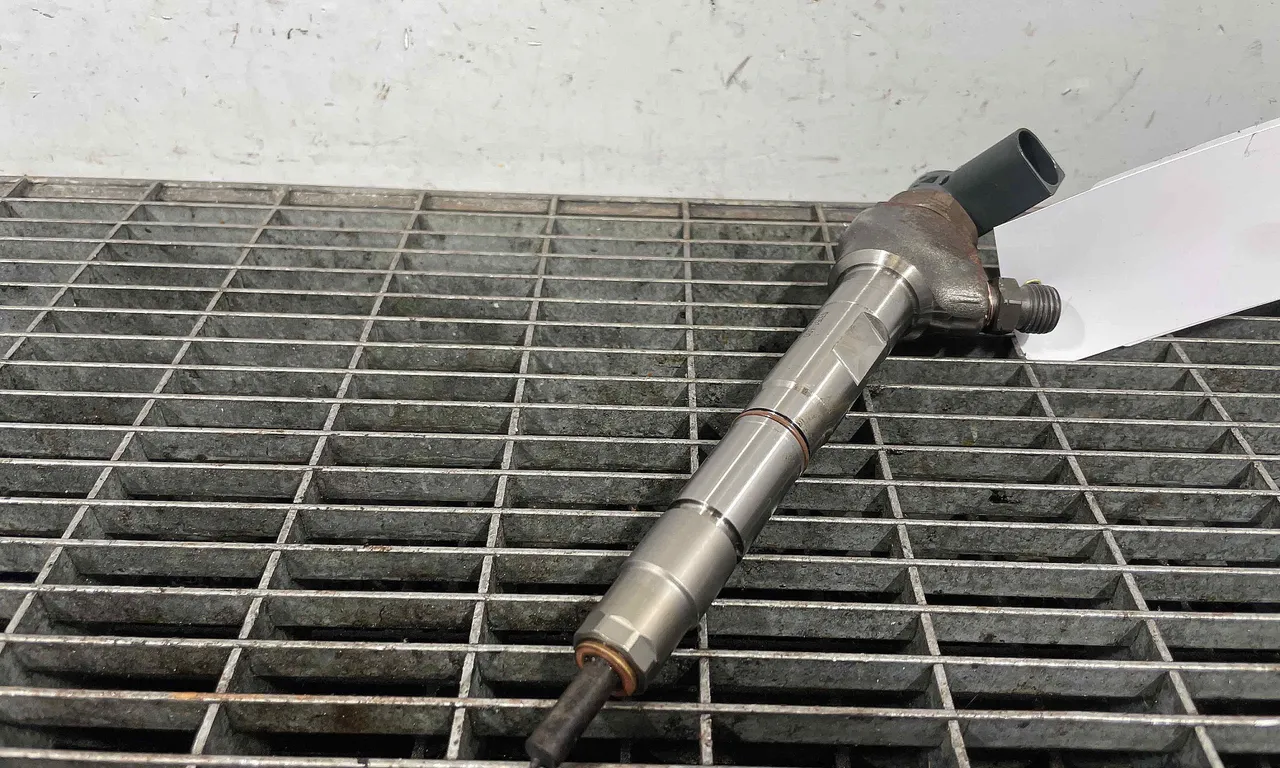 INJECTOR VOLKSWAGEN PASSAT B8 2014-2019
