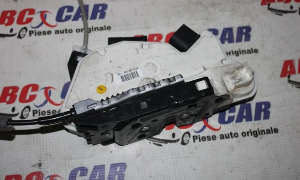 Broasca usa stanga fata VOLKSWAGEN PASSAT CC B6 2008-2012