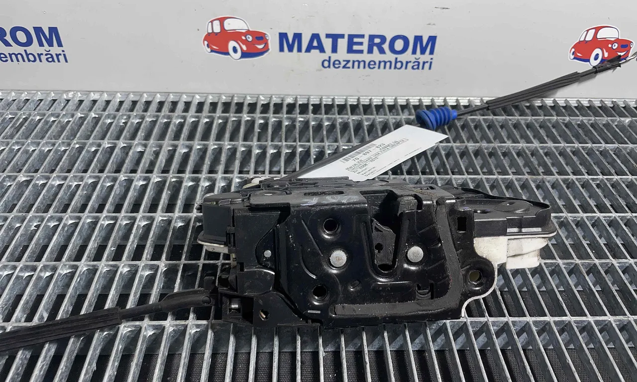 INCUIETOARE USA FATA DREAPTA VOLKSWAGEN PASSAT CC B6 2008-2012