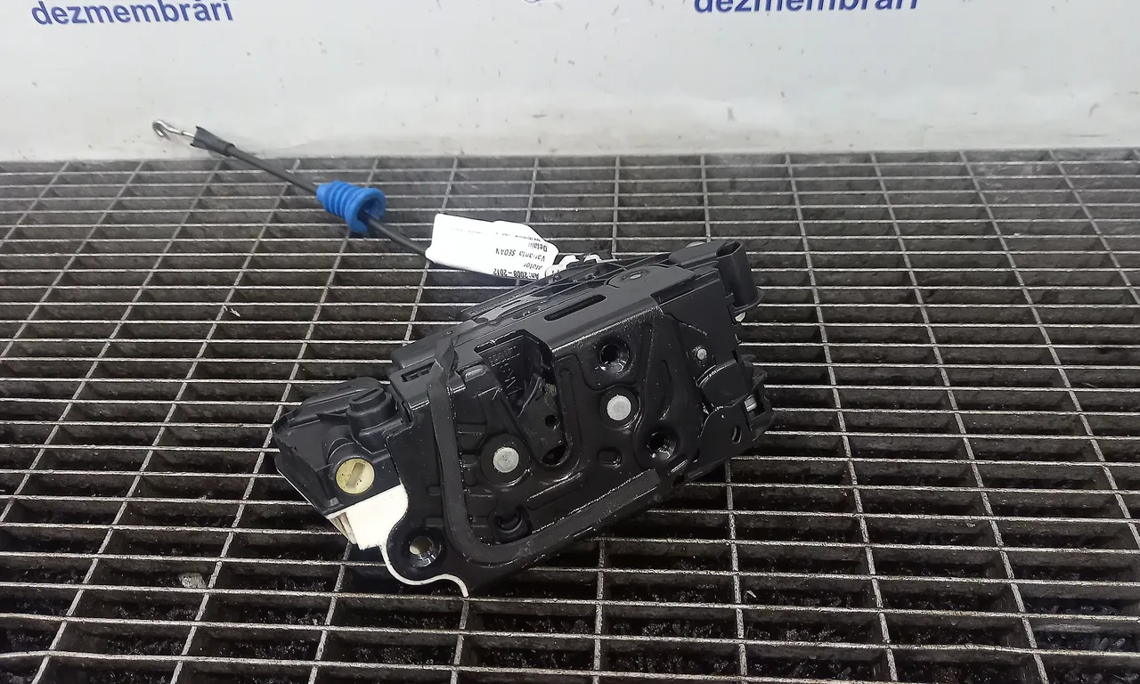 INCUIETOARE USA SPATE STANGA VOLKSWAGEN PASSAT CC B6 2008-2012