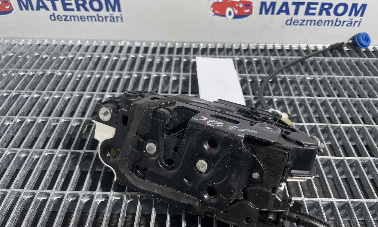 INCUIETOARE USA SPATE STANGA VOLKSWAGEN PASSAT CC B6 2008-2012