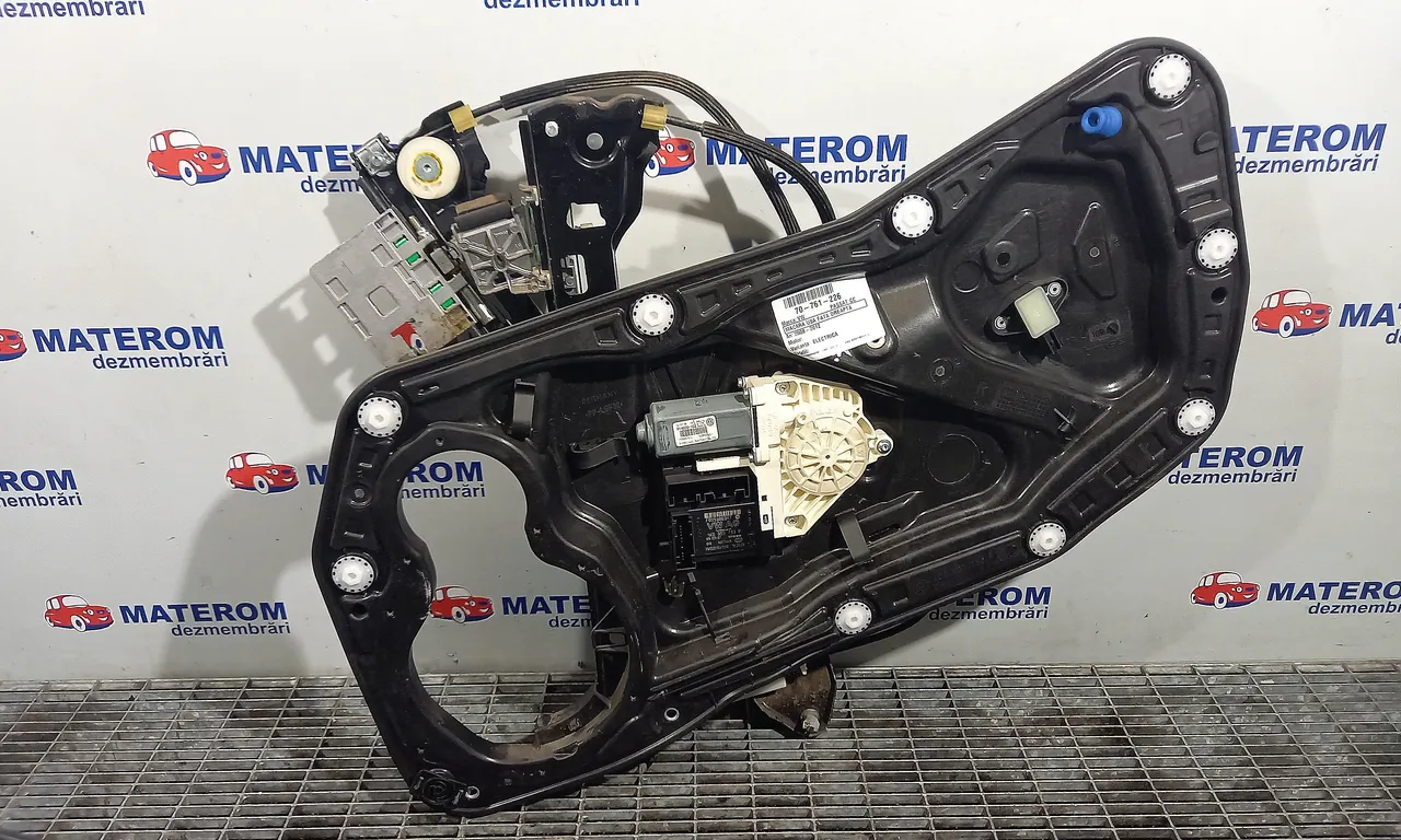 MACARA USA FATA DREAPTA VOLKSWAGEN PASSAT CC B6 2008-2012