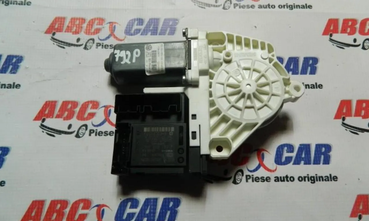 Motoras macara usa dreapta fata VOLKSWAGEN PASSAT CC B6 2008-2012