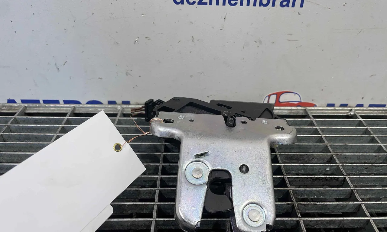 INCUIETOARE CAPOTA SPATE VOLKSWAGEN PASSAT CC B7 2011-2017