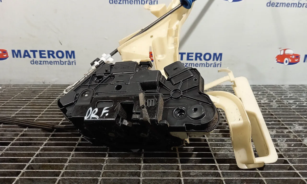 INCUIETOARE USA FATA DREAPTA VOLKSWAGEN PASSAT CC B7 2011-2017