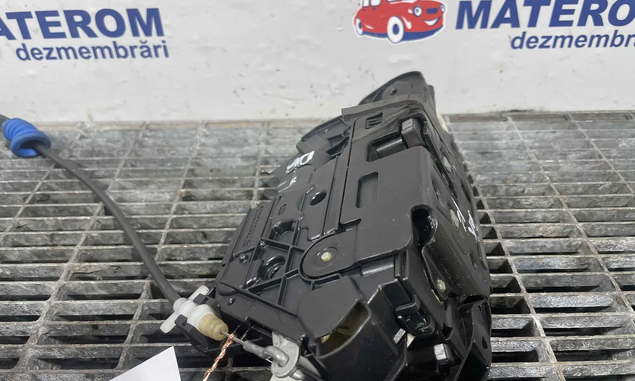 INCUIETOARE USA FATA DREAPTA VOLKSWAGEN PASSAT CC B7 2011-2017
