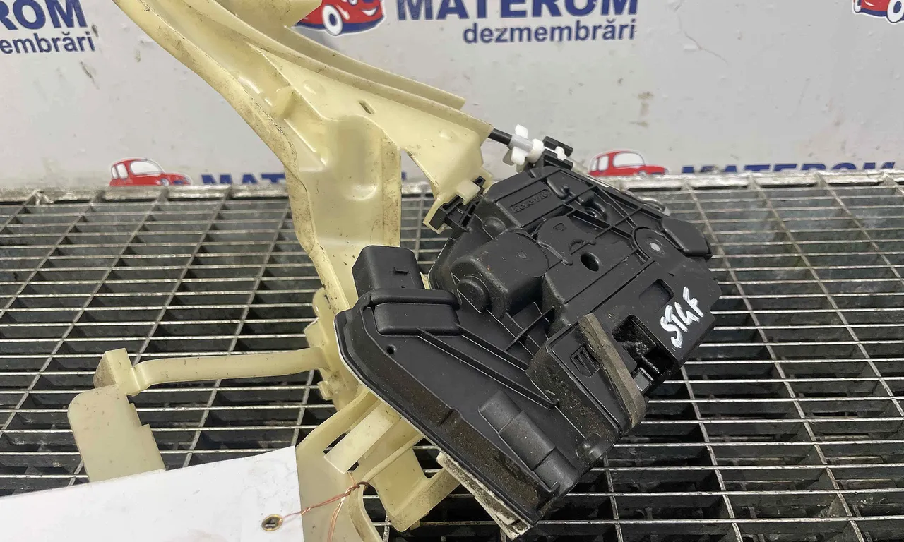 INCUIETOARE USA FATA STANGA VOLKSWAGEN PASSAT CC B7 2011-2017