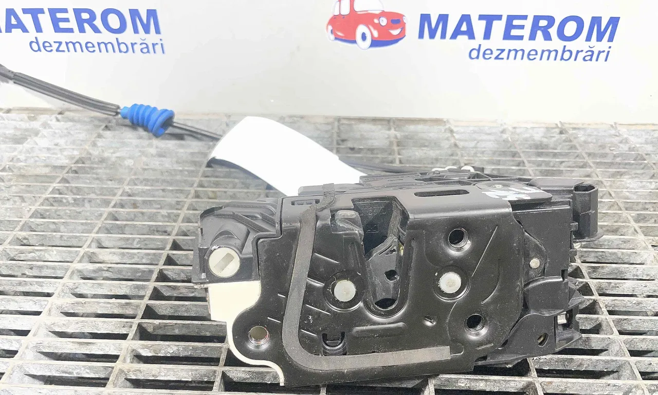 INCUIETOARE USA FATA STANGA VOLKSWAGEN PASSAT CC B7 2011-2017