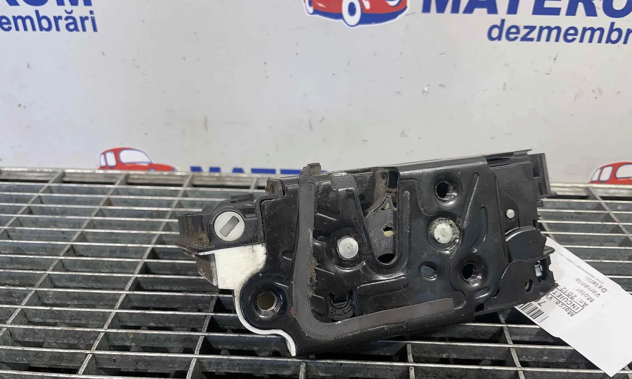 INCUIETOARE USA FATA STANGA VOLKSWAGEN PASSAT CC B7 2011-2017