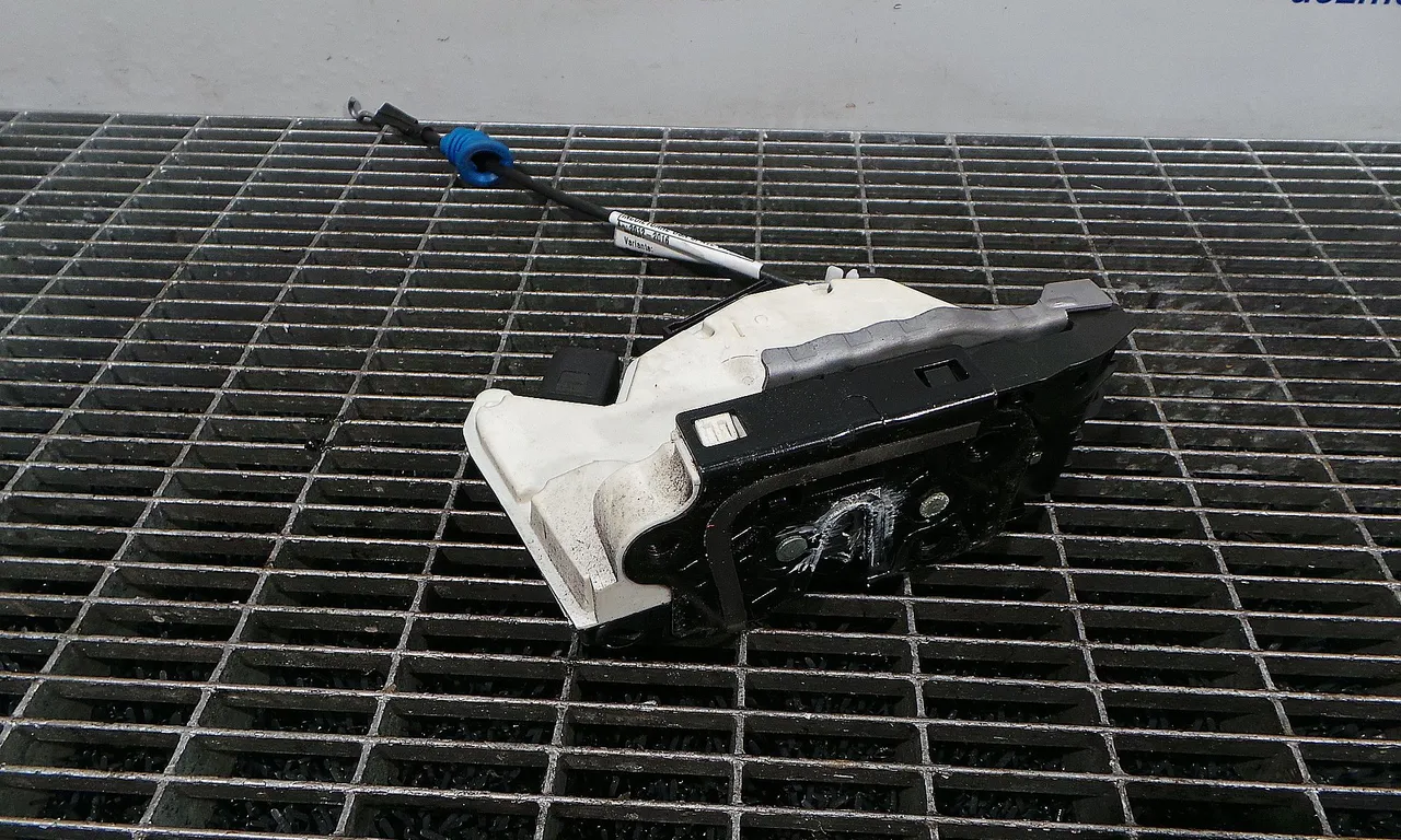 INCUIETOARE USA SPATE DREAPTA VOLKSWAGEN PASSAT CC B7 2011-2017
