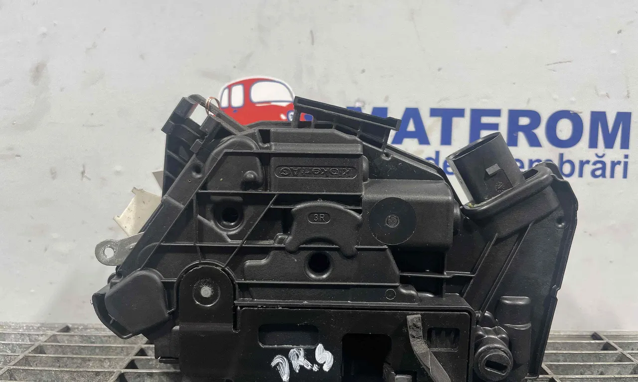 INCUIETOARE USA SPATE DREAPTA VOLKSWAGEN PASSAT CC B7 2011-2017