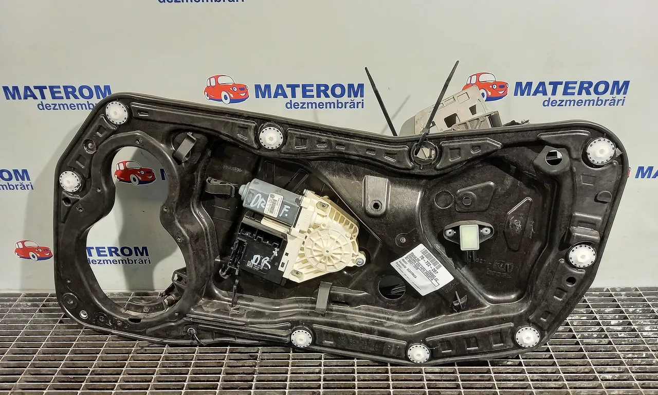 MACARA USA FATA DREAPTA VOLKSWAGEN PASSAT CC B7 2011-2017