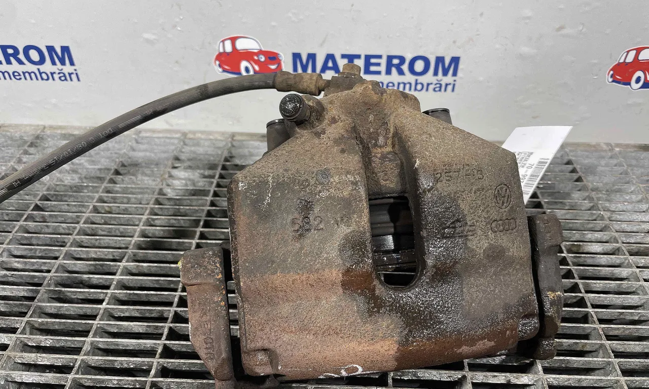 ETRIER FATA DREAPTA VOLKSWAGEN PASSAT CC B7 2011-2017