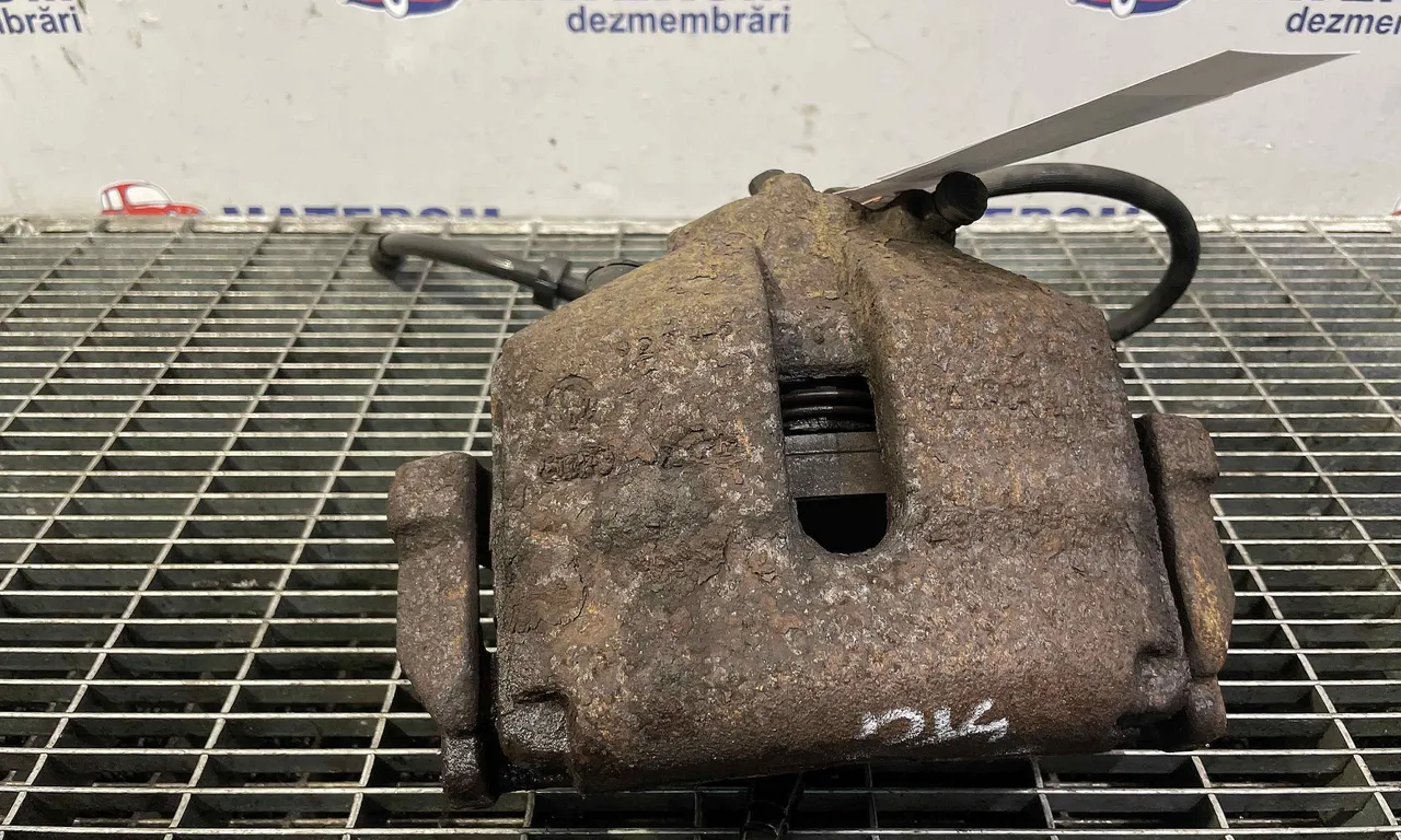 ETRIER FATA STANGA VOLKSWAGEN PASSAT CC B7 2011-2017