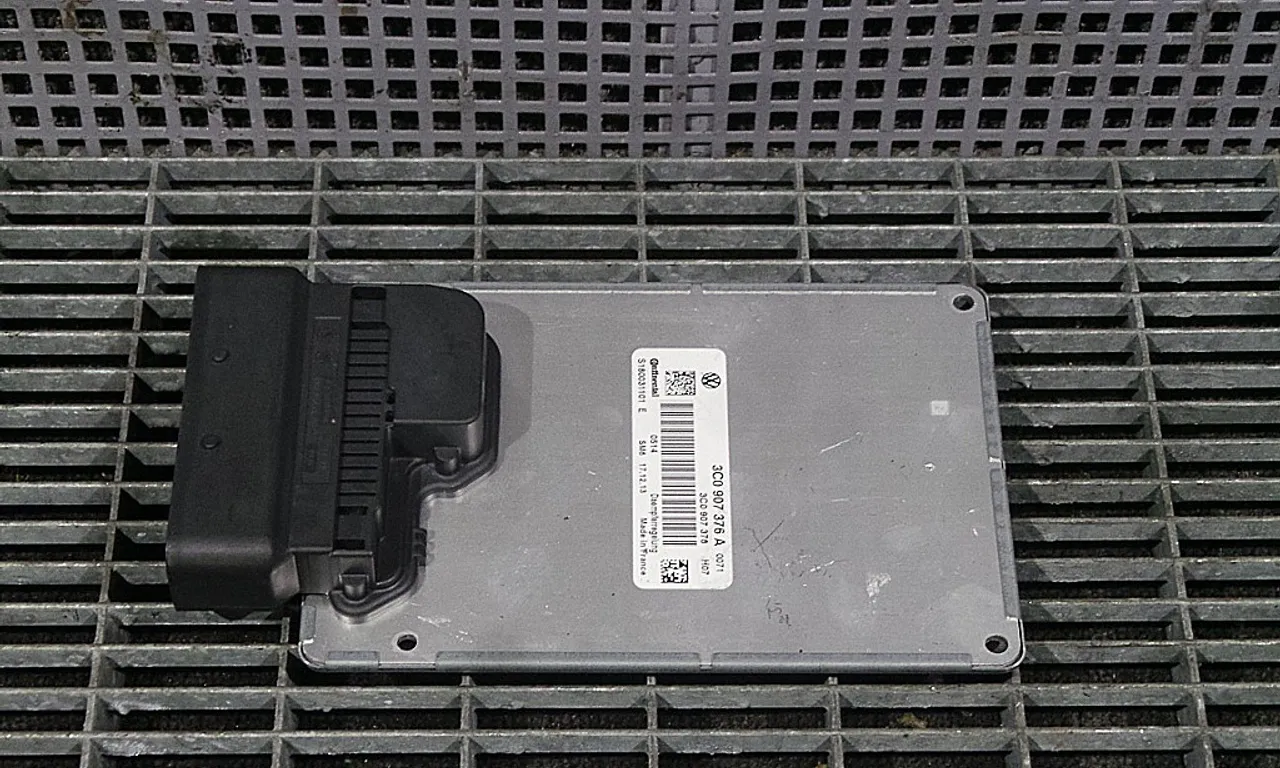 CALCULATOR SUSPENSIE VOLKSWAGEN PASSAT CC B7 2011-2017