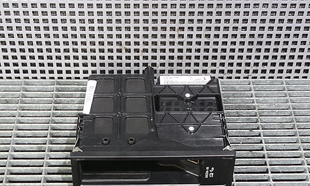 MODUL MULTIMEDIA VOLKSWAGEN PASSAT CC B7 2011-2017