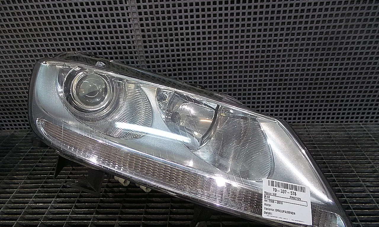 FAR DREAPTA VOLKSWAGEN PHAETON 2002-2016