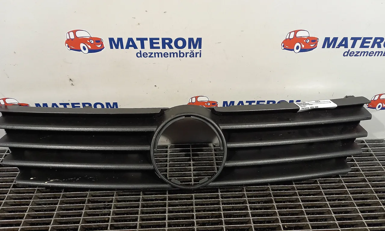 GRILA FATA VOLKSWAGEN POLO 1999-2001