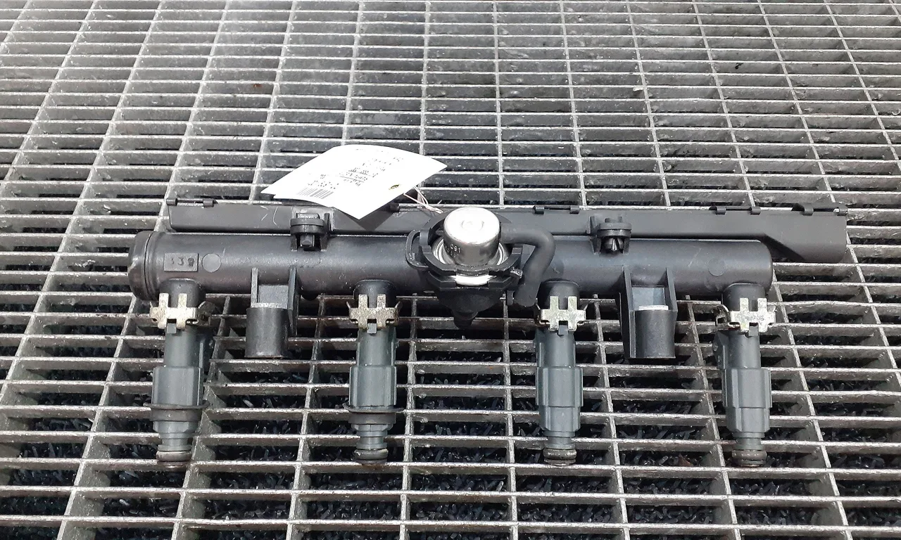 RAMPA INJECTIE VOLKSWAGEN POLO 1999-2001