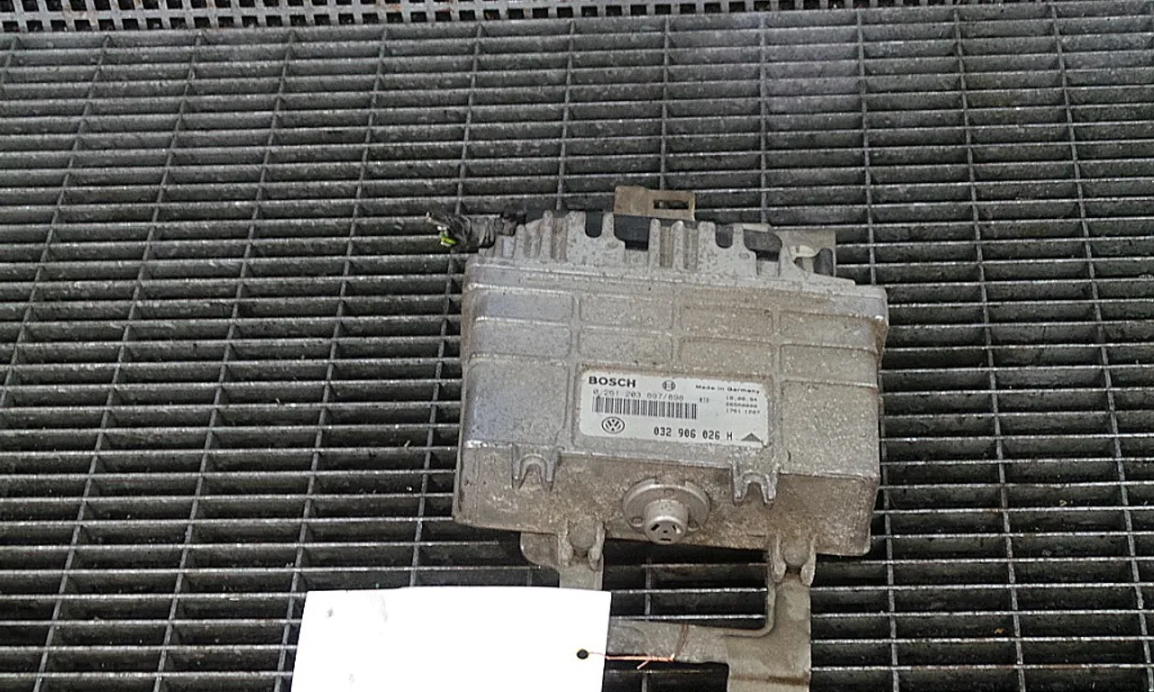 CALCULATOR MOTOR VOLKSWAGEN POLO III 1994-1999