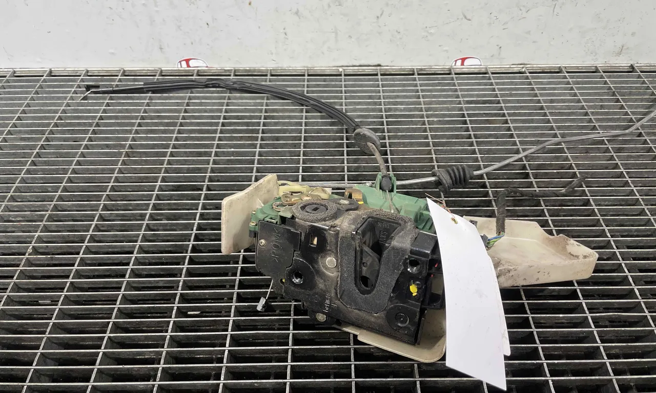 INCUIETOARE USA SPATE STANGA VOLKSWAGEN POLO IV 2001-2014