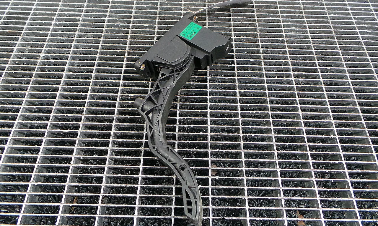 PEDALA ACCELERATIE VOLKSWAGEN POLO IV 2001-2014