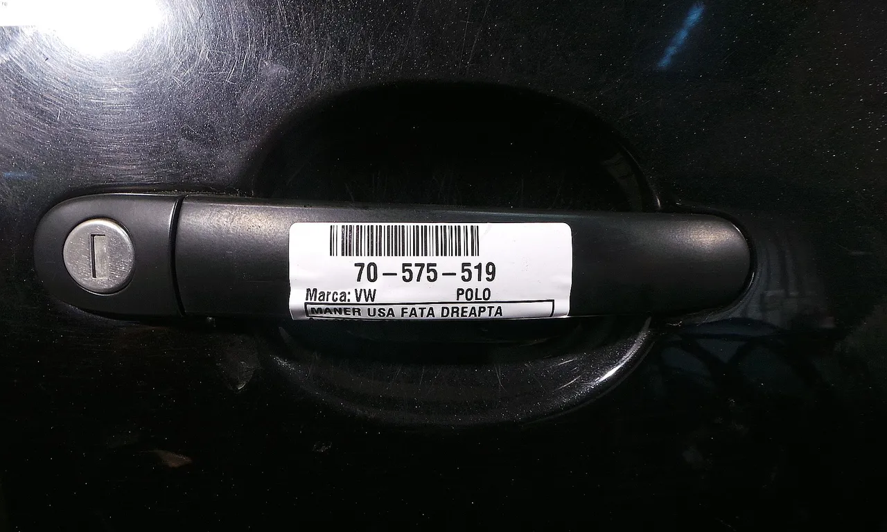 MANER USA FATA DREAPTA VOLKSWAGEN POLO IV 2002-2010