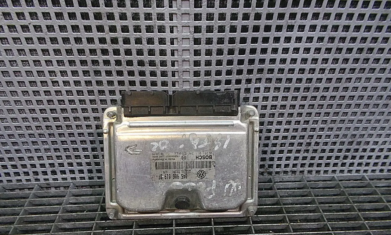 CALCULATOR MOTOR VOLKSWAGEN POLO IV 2002-2010