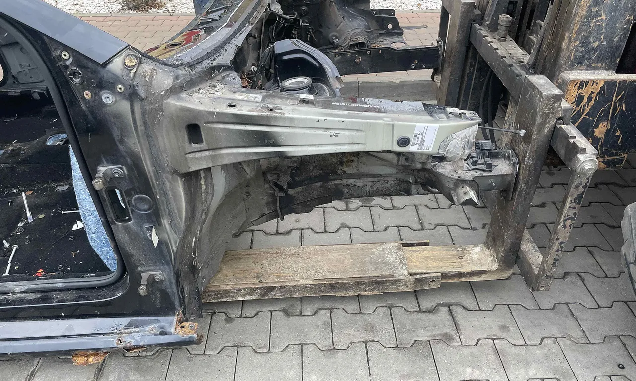 LONJERON DREAPTA VOLKSWAGEN POLO V 2009-2022