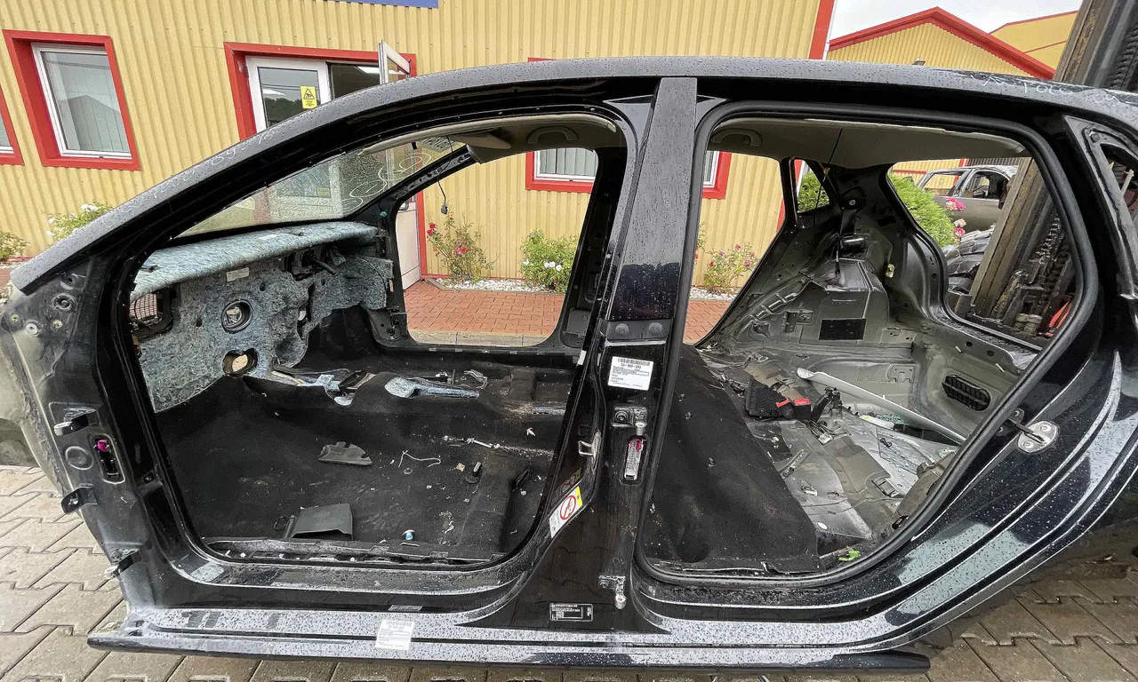 STALP MIJLOC STANGA VOLKSWAGEN POLO V 2009-2022