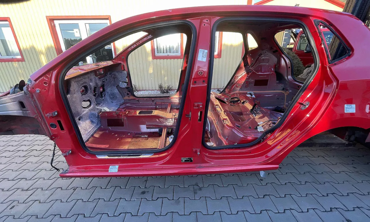 STALP MIJLOC STANGA VOLKSWAGEN POLO V 2009-2022