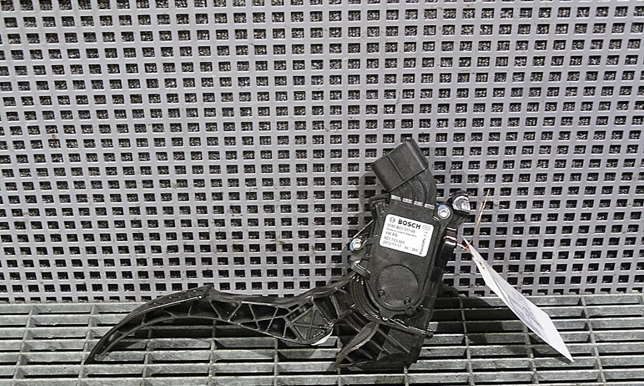 PEDALA ACCELERATIE VOLKSWAGEN POLO V 2009-2022