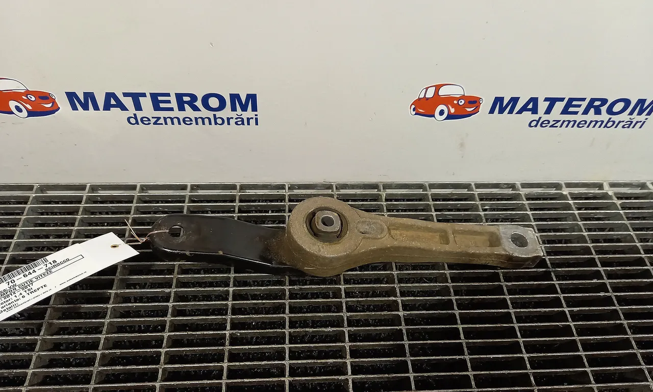 TAMPON CUTIE VITEZE VOLKSWAGEN SCIROCCO III 2008-2018