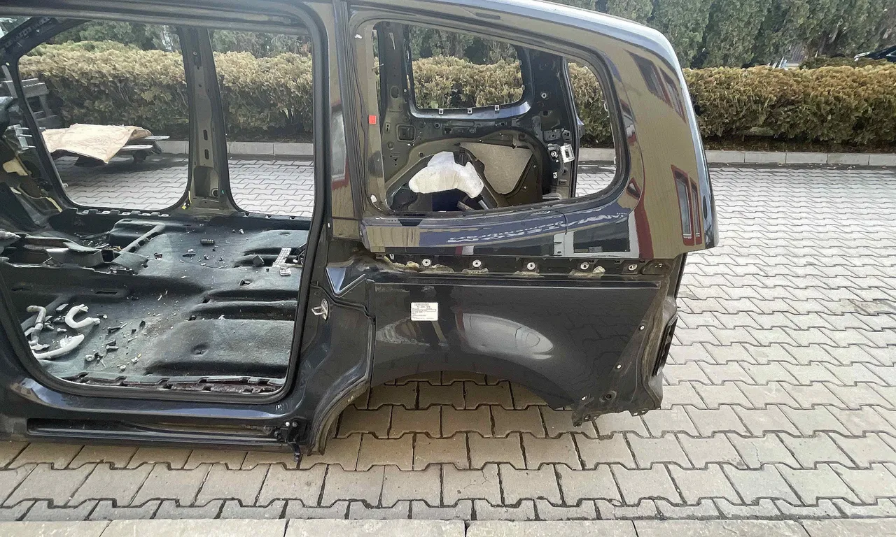 ARIPA SPATE STANGA VOLKSWAGEN SHARAN 2010-2022