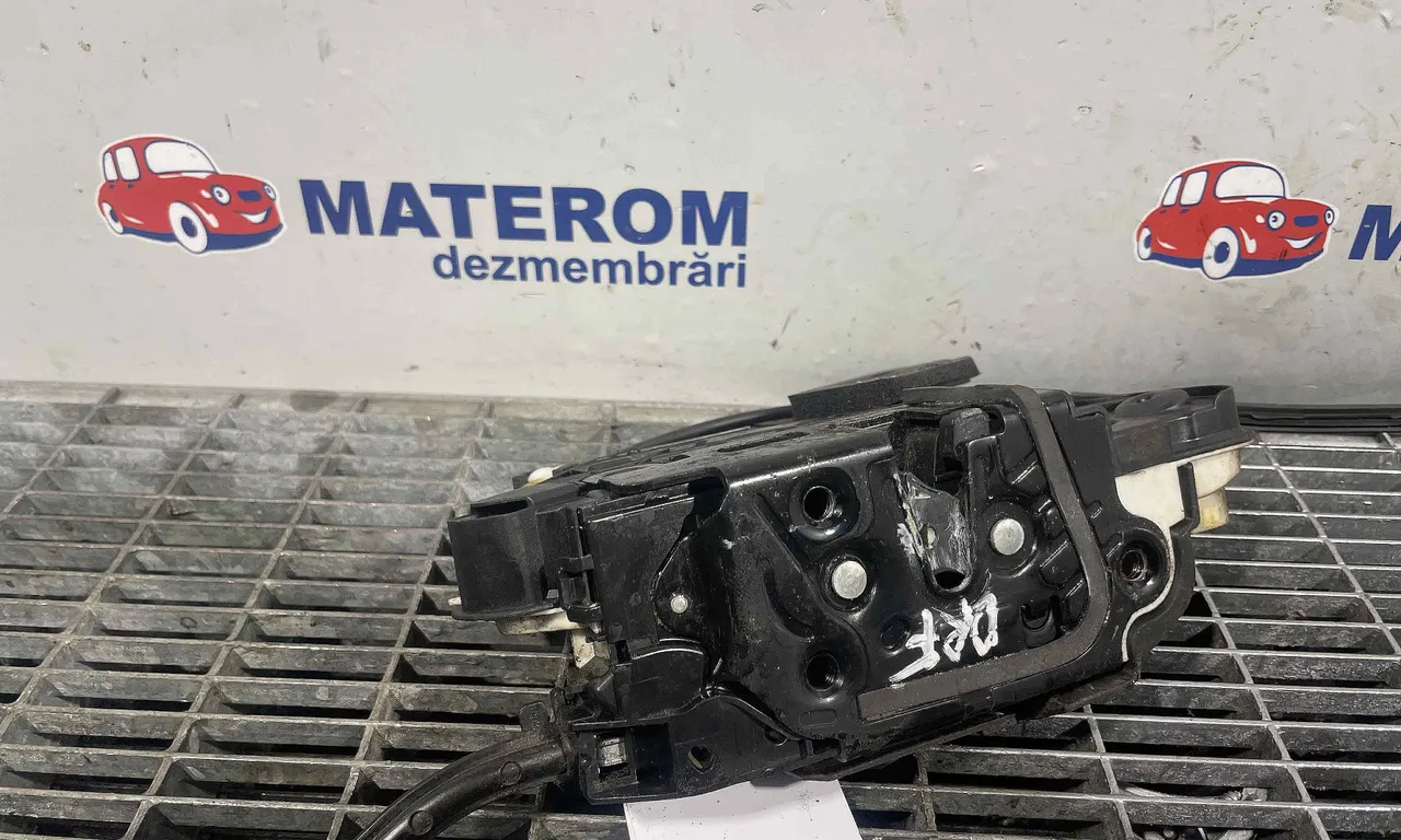 INCUIETOARE USA FATA DREAPTA VOLKSWAGEN SHARAN 2010-2022
