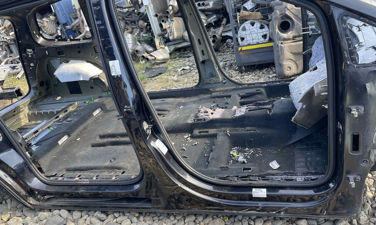 PRAG DREAPTA VOLKSWAGEN SHARAN 2010-2022