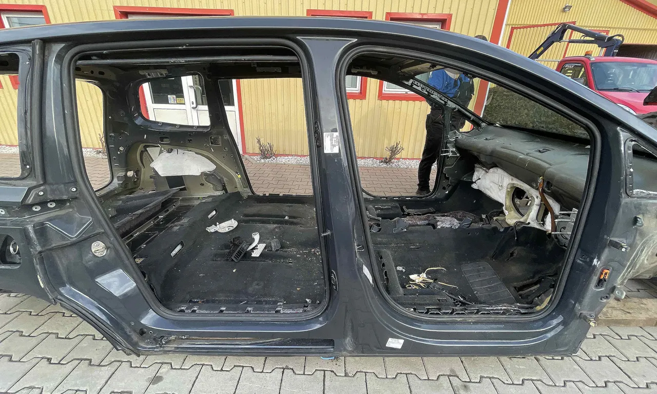 STALP MIJLOC DREAPTA VOLKSWAGEN SHARAN 2010-2022