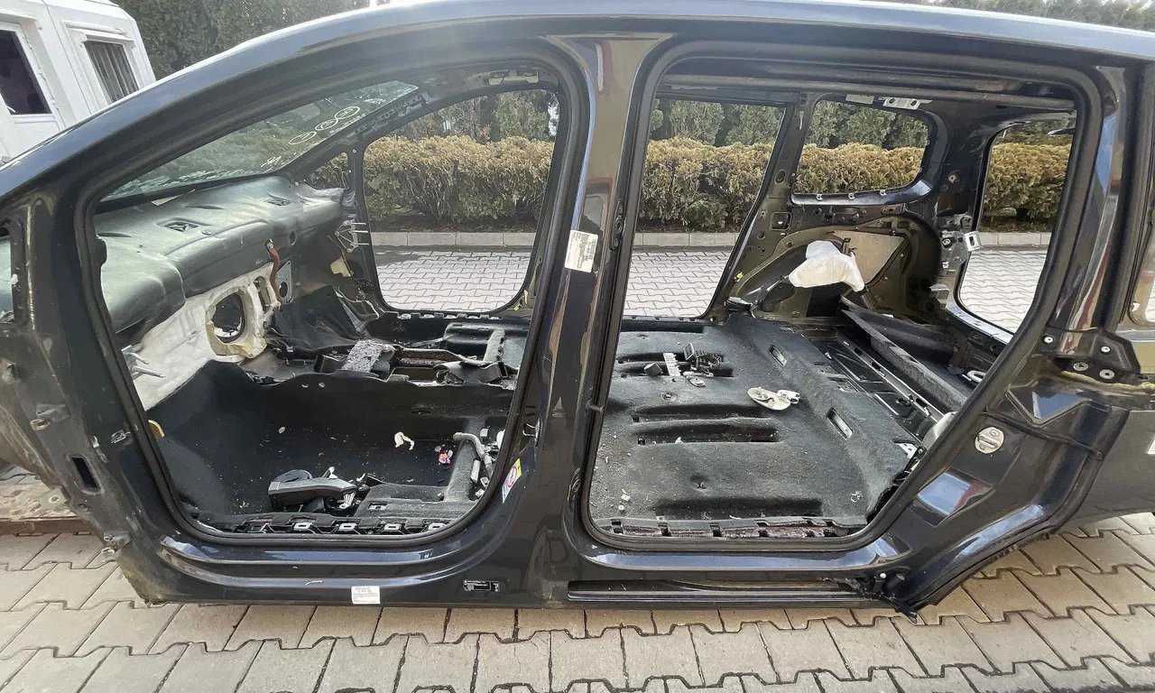 STALP MIJLOC STANGA VOLKSWAGEN SHARAN 2010-2022