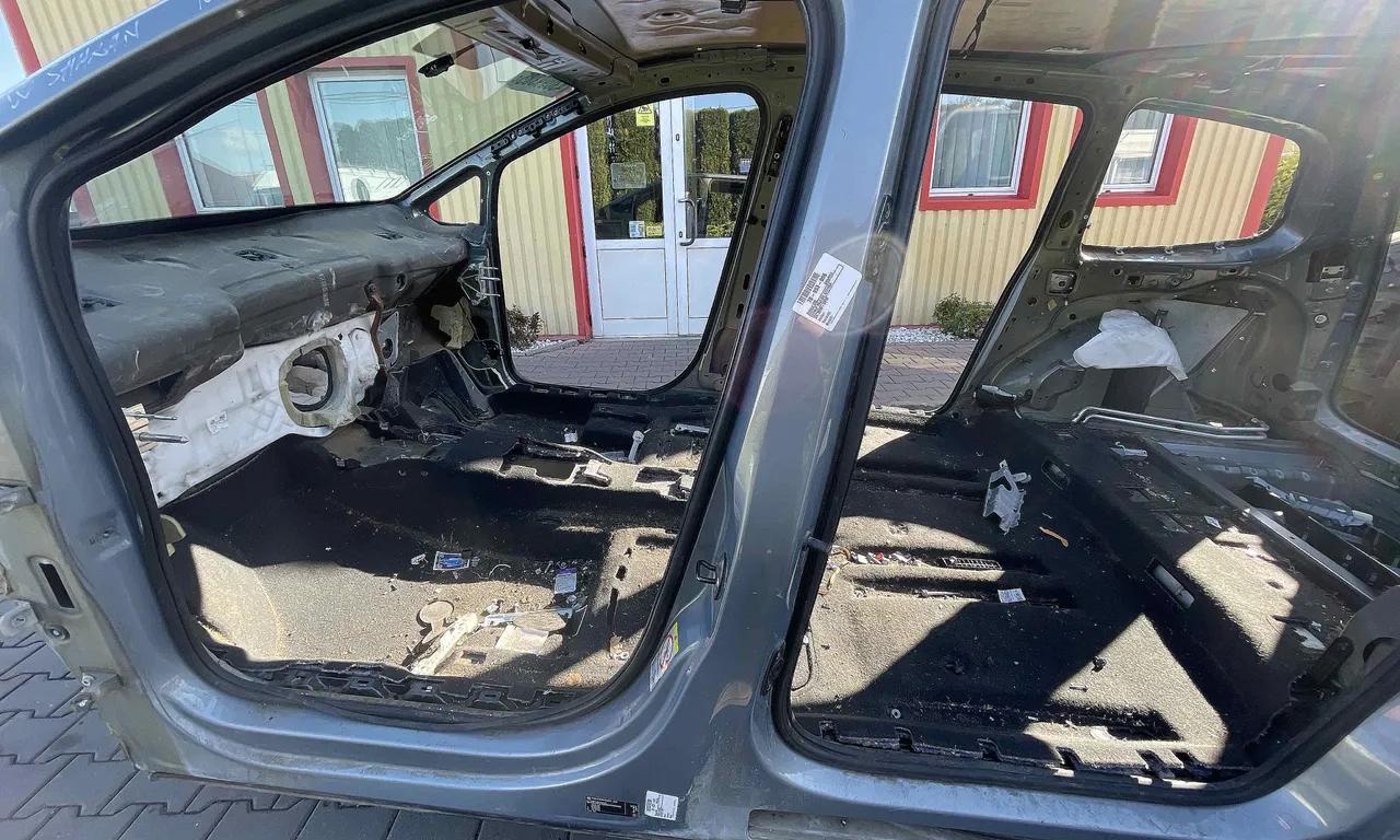 STALP MIJLOC STANGA VOLKSWAGEN SHARAN 2010-2022