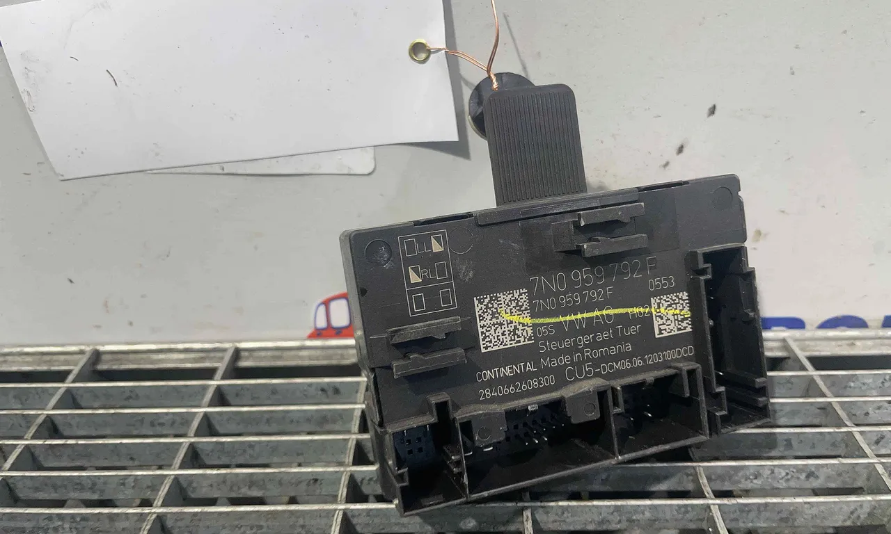 MODUL USA/STANGA FATA VOLKSWAGEN SHARAN 2010-2022