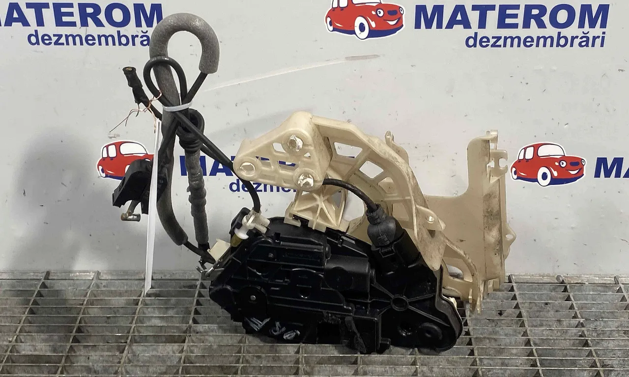 INCUIETOARE USA FATA DREAPTA VOLKSWAGEN TIGUAN 2007-2018