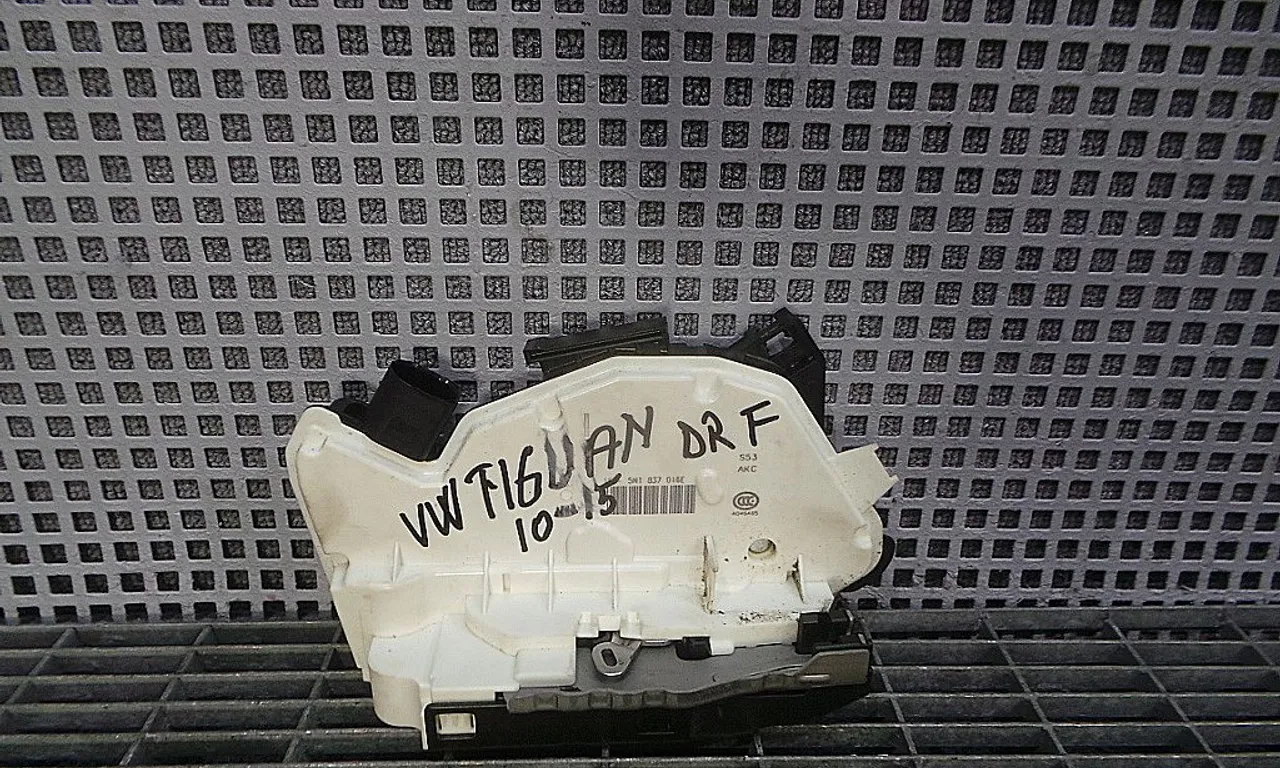 INCUIETOARE USA FATA DREAPTA VOLKSWAGEN TIGUAN 2007-2018