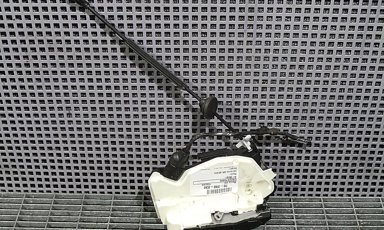 INCUIETOARE USA SPATE DREAPTA VOLKSWAGEN TIGUAN 2007-2018