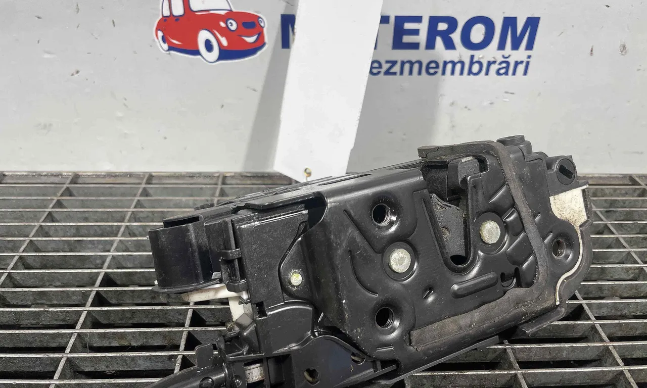 INCUIETOARE USA SPATE DREAPTA VOLKSWAGEN TIGUAN 2007-2018