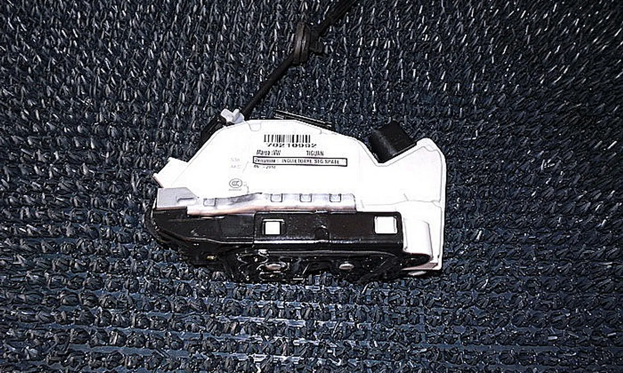 INCUIETOARE USA SPATE STANGA VOLKSWAGEN TIGUAN 2007-2018