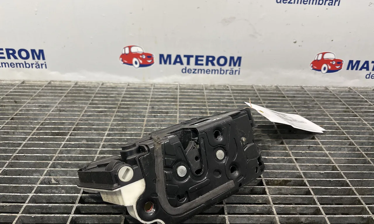 INCUIETOARE USA SPATE STANGA VOLKSWAGEN TIGUAN 2007-2018