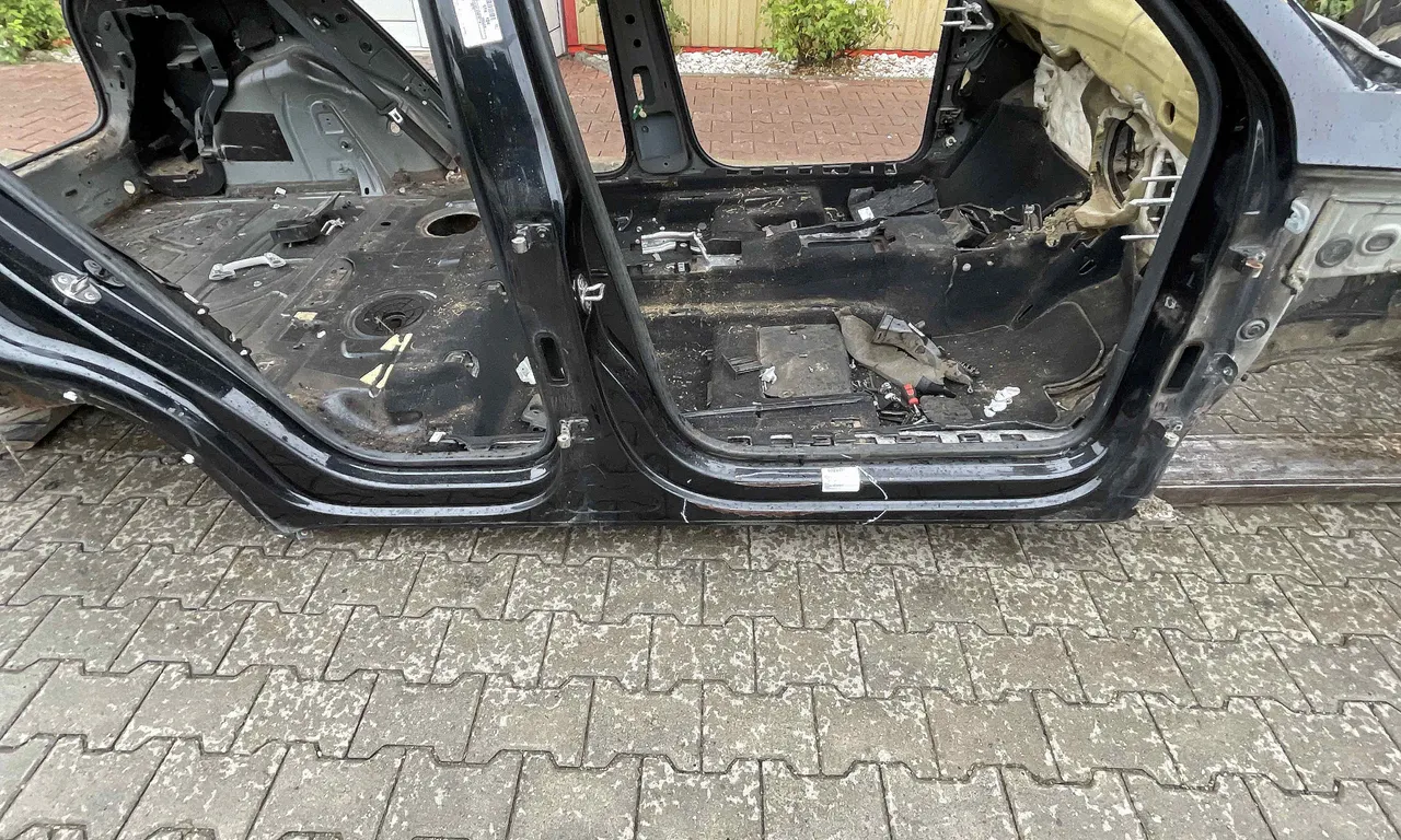 PRAG DREAPTA VOLKSWAGEN TIGUAN 2007-2018