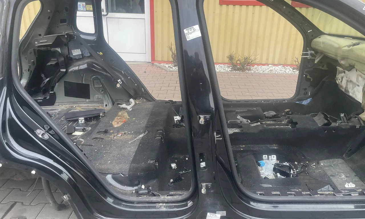 STALP MIJLOC DREAPTA VOLKSWAGEN TIGUAN 2007-2018